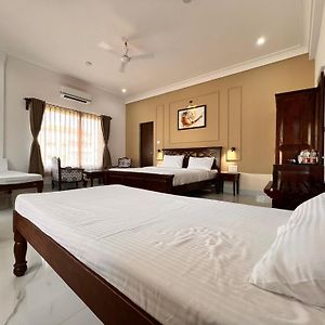 Revaas Lake View Boutique Stay